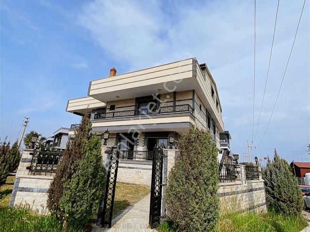 Akalından 4+1 220m2 Villa