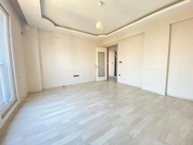 Akalın'dan Bozyaka Kapalı Pazar Yeri Yakını 2+1 75 M2 Yeni Bina Kiralık Daire