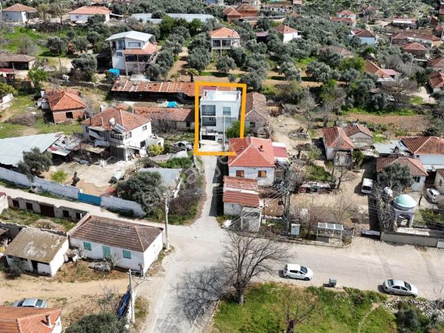 Çakaltepede Tekmüstakil Tapulu 3+1ev Bahçe Teras Menderes İzmir