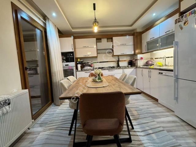 akamescit Mahallesi ✅3+1 M2 130m2 4 Katlının 2 Katı ❇️full Özelikli Petek Kombili Arakat