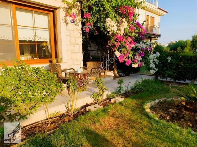 Akarca Florya Sitesinde Dublex Eşyalı Villa Satılık