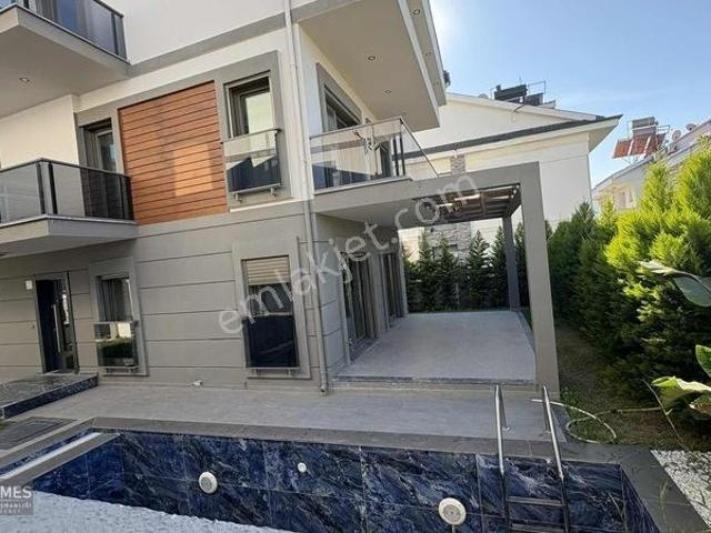 Akarca Mah Şehit Fethi Bey Parkı 4+1 Yerden Isıtmalı Villa