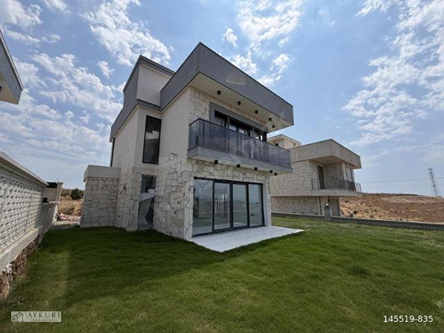 AKARCADA FULL DENİZ MANZARALI 311 M ARSA İÇERİSİNDE 3+1 VİLLA