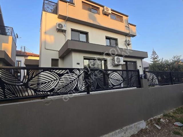 Akarcada Geniş 3+1 Kiralık Villa, Merkezi Konumda Ferah Yaşam