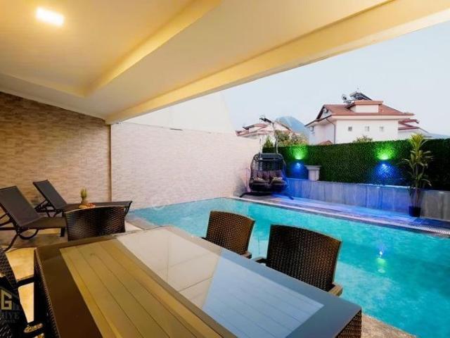 Akarcada Muhafazakar Havuzlu 3+1 Kiralık Villa