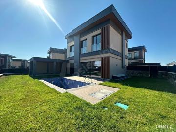 AKASYA COUNTRY DE SATILIK MÜSTAKİL HAVUZLU 453 M2 5+2 VİLLA