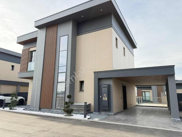 Akasya Country Sitesinde 6+2 A Tipi Satılık Villa