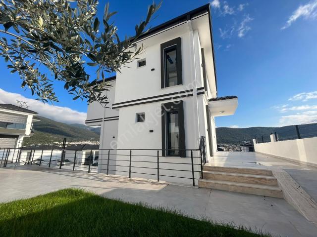 Akbük’ün Gözde Konumunda – Sıfır, Lüks, Tam Bağımsız Villa