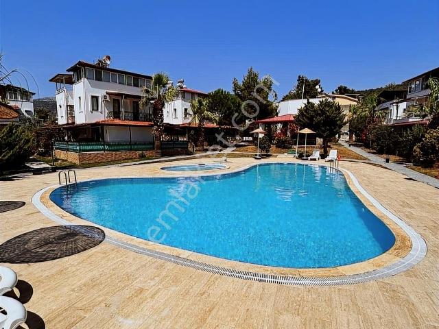 Akbük Güzel Konum Sakarya Sitesi 4+1 Eşyalı Kiralık Villa