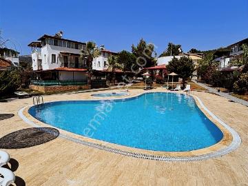 Akbük Güzel Konum Sakarya Sitesi 4+1 Eşyalı Kiralık Villa
