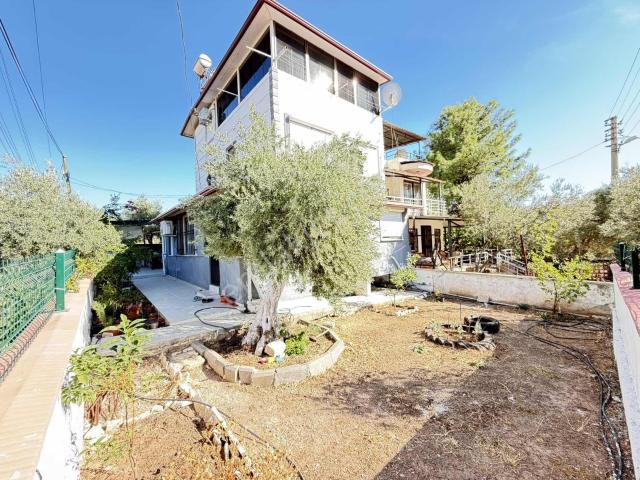 Akbük Merkezde 5+1 Müstakil Bahçeli, Kış Bahçeli Köşe Villa