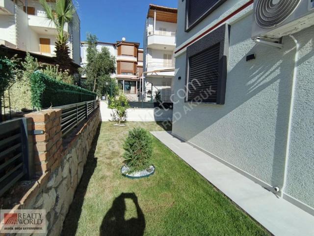 Akbük Merkezde Ful Eşyalı Satılık Lüks Villa