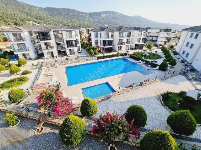 Akbukde Elit Site İçerisinde Merkezi Konumda Bahçe Kat 1+1 Daire