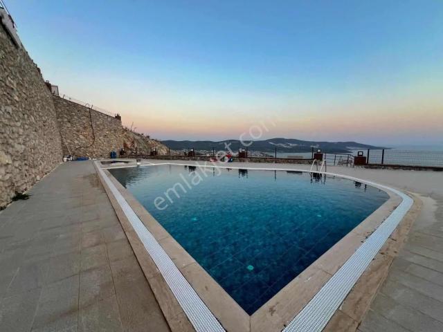 Akbükte Bu Manzarada Bu Fiyata Sıfır Eşyalı Villa!