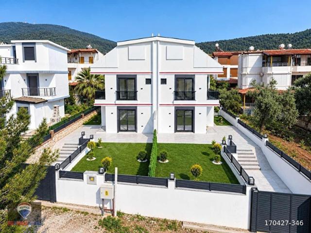 AKBÜKTE DENİZE YÜRÜME MESAFESİNDE SIFIR FULL EŞYALI 3+1 VİLLA