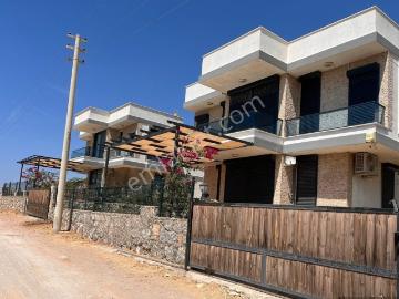 Akbük'te Full Deniz Manzaralı Ve Eşyalı 3+1 Kiralık Villa