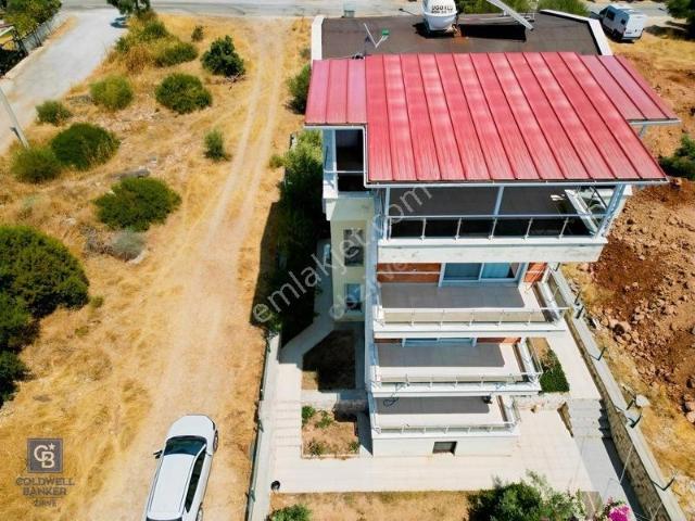 Akbükte Kesintisiz Deniz Manzaralı 135 M² Çatı Dubleksi