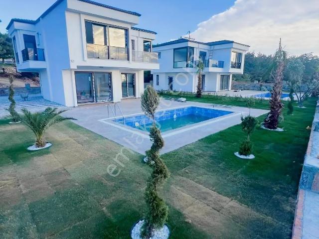 Akbük'te Panoramik Deniz Manzaralı 4+1villa
