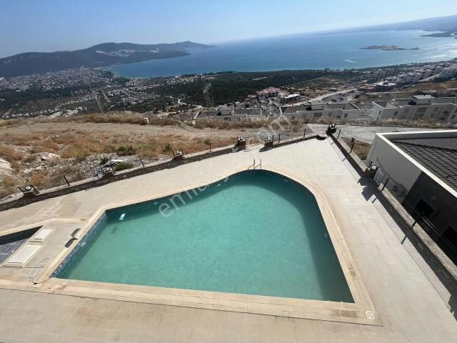 Akbük'te Panaromik Deniz Manzaralı Havuzlu Site De 3+1 Villa