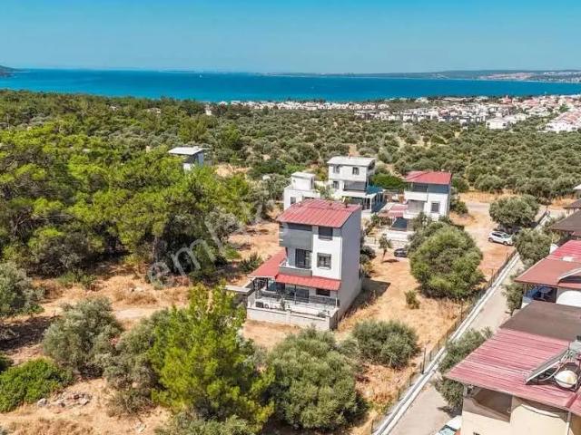 Akbükte Plaja 900 Metre Deniz Manzaralı 4+1 Villa