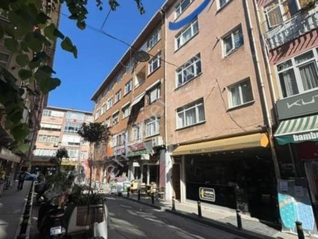 Akbal Gayrimenkul' Kiralık 2+1 4.kat Çarşı İçnde Bekara Uygun