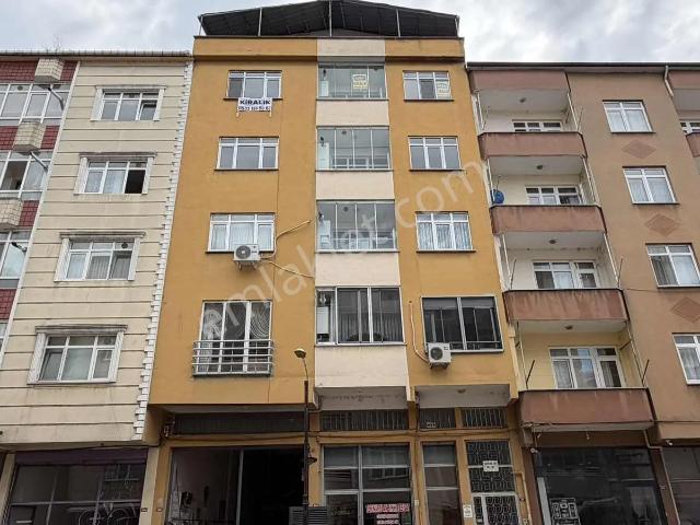 Akdur'dan Tekkeköy Çarşı İçinde Kiralık 3+1 Daire