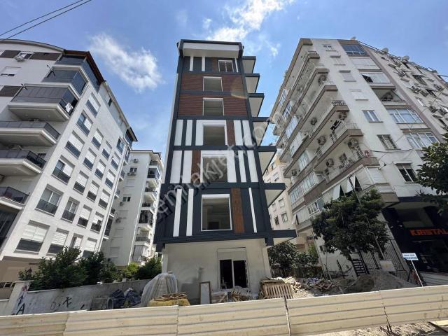 Akdeniz Emlaktan Denize Yürüme Mesafesinde Geniş 1+1 Daire