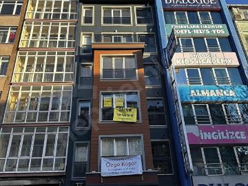 AKDENİZ CADDESİNDE SIFIR BİNADA 2+1 85 M2 SATILIK DAİRE