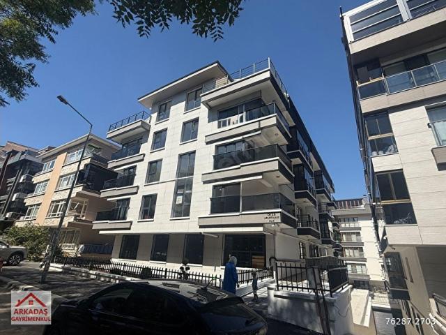AKDENİZ CADDESİ ÜZERİNDE ULTRA LÜKS ÖN CEPHE GİYİNME ODALI 4+1 DUBLEKS ÇİFT BANYOLU