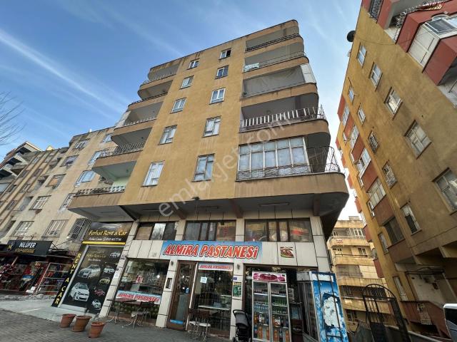Akev Gayrimenkul'den Mardin Yolunda Ara Kat 3+1 Kiralık Daire