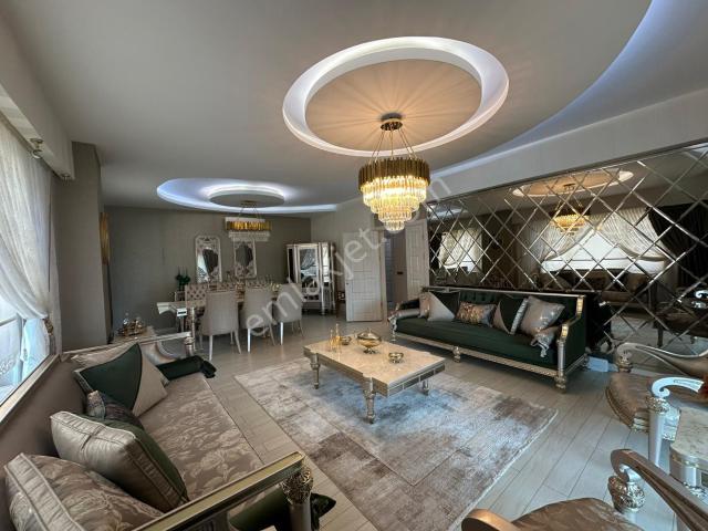 Akev Gayrimenkul'den Doğukent Osmanlı Sitesi Lüks 4+1 Daire