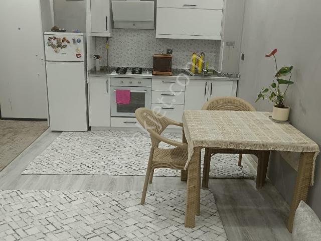 Akev Gayrimenkul'den Konuklu'da Cadde Üstü Eşyalı 1+1 Daire