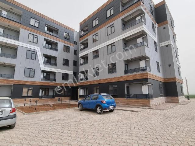 Akev Gayrimenkul'den Sırrın'da Lüks Sitede Kiralık 1+1 Giriş Kat