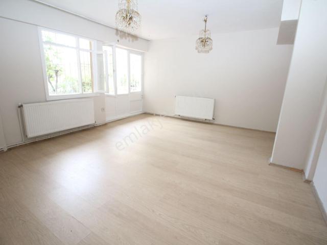 Akevler Mevkinde Doğalgazlı Boyalı Temiz 3+1