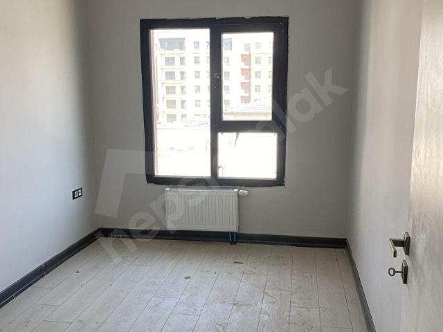 AKEVLERDE ANAYOL ÜZERİ KİRALIK 2+1 DAİRE