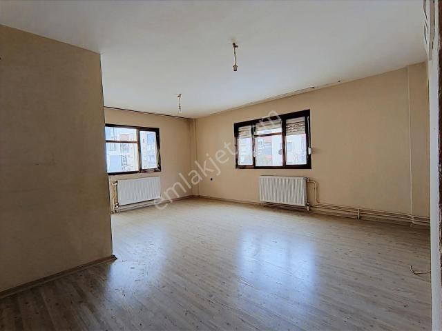 Akevlerde İlahiyat Fakültesi Yakını Öğrenciye Kiralık 3+1 Daire