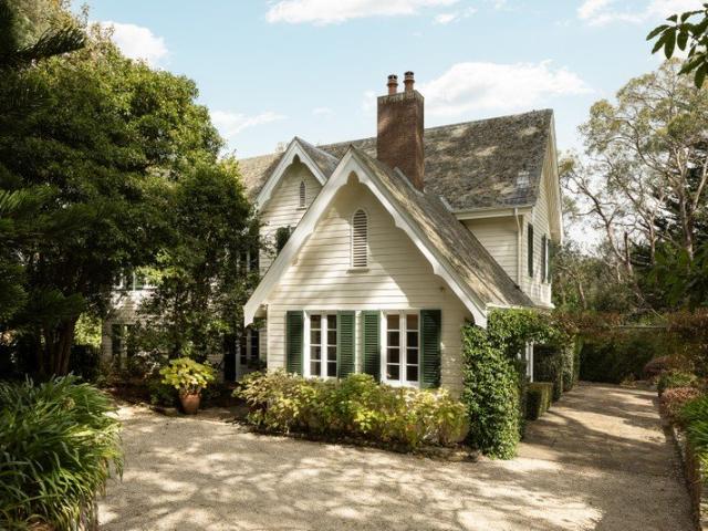 Akehurst's Country Masterpiece