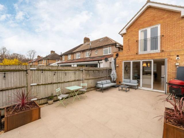 Akerman Road, Surbiton, KT6 2 bed semi detached house to rent £4,750 pcm £1,096 pw