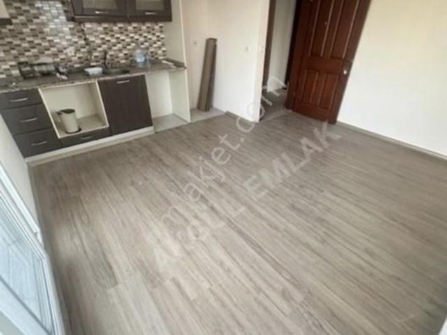 Akgül Emlak'tan Fırsat Ana Cadde Üzeri 2+1 Satılık Daire