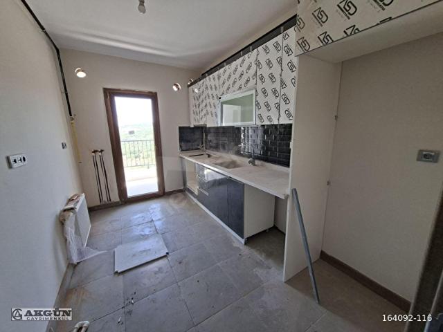 AKGÜNDEN 2+1 86 m2 arakat Güney cephe
