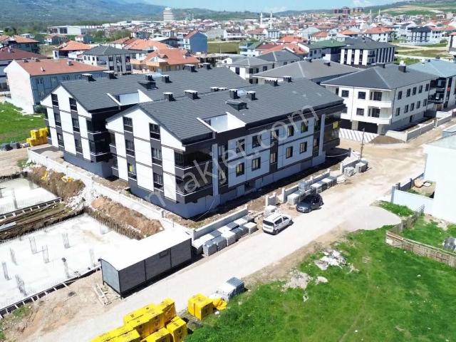 Akhisar Mahallesinde Lüks, Cam Balkonlu Kiralık 3+1 Daire