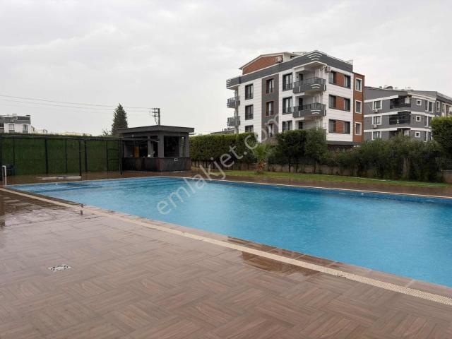 Akhisar Atatürk Mahallesinde 2+1 Havuzlu Otoparklı Daire Fırsatı