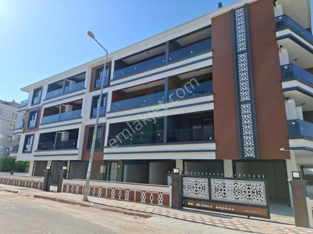 Akhisar Cumhuriyet Fahri Sertel Emlaktan Özel Otoparklı Kiralık