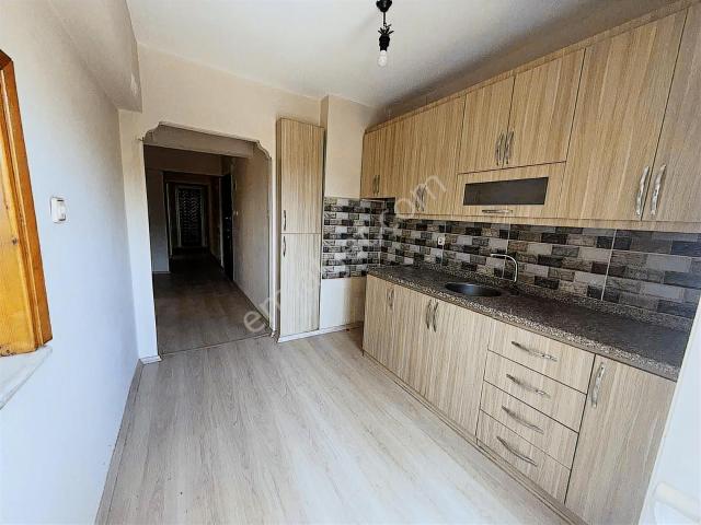 Akhisar Kethüda Mh.kiralık 3+1 Bakımlı Daire
