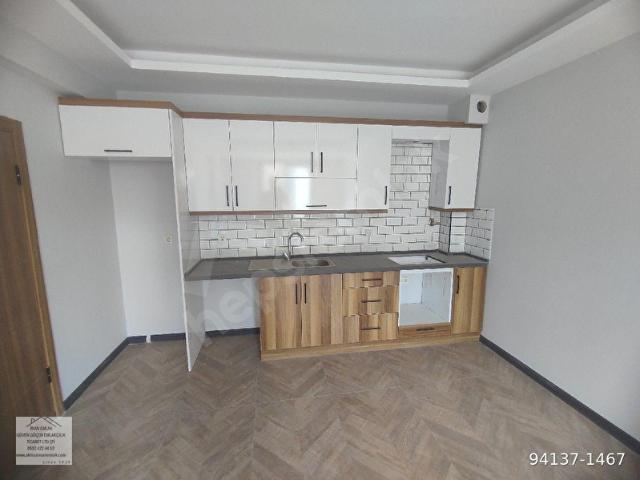 Akhisar Reşatbey Mahallesi'nde 1+1 Kiralık Daire