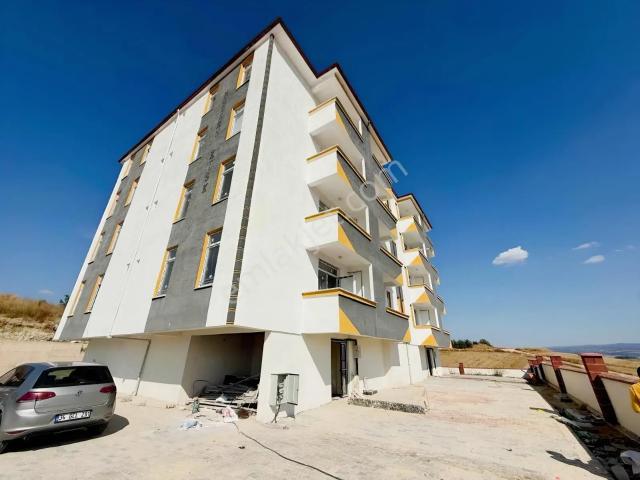 Akhisar'da Satılık Site İçi 55 M2 1+1 Fırsat Daire