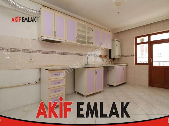Akif'ten Atakent'te 14.cad.yakını Ebv. Banyolu 3+1 Kiralık Daire