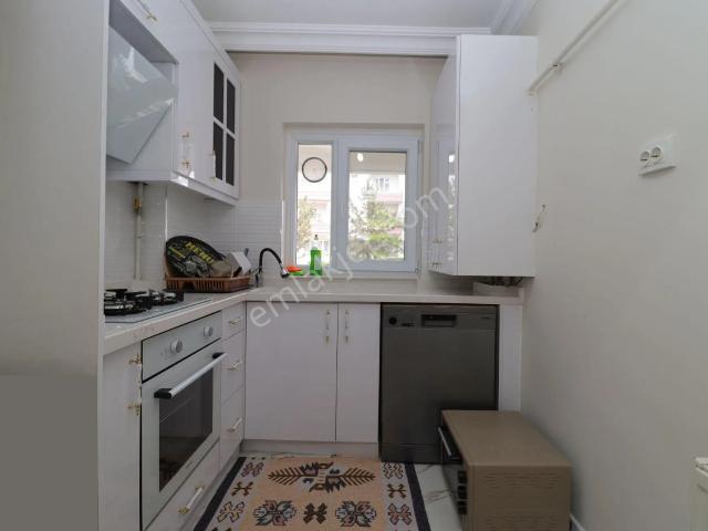 Akif'ten Atakent'te Köşebaşı Cadde Ve Trene Yakın 3+1 Eşyalı Kiralık Daire