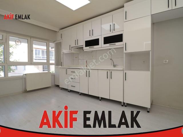 Akif'ten Topçu'da 2+1 Kat Konumunda Ön Cephe Pazar Ve Sağlık Ocağı Yakını Kiralık Daire