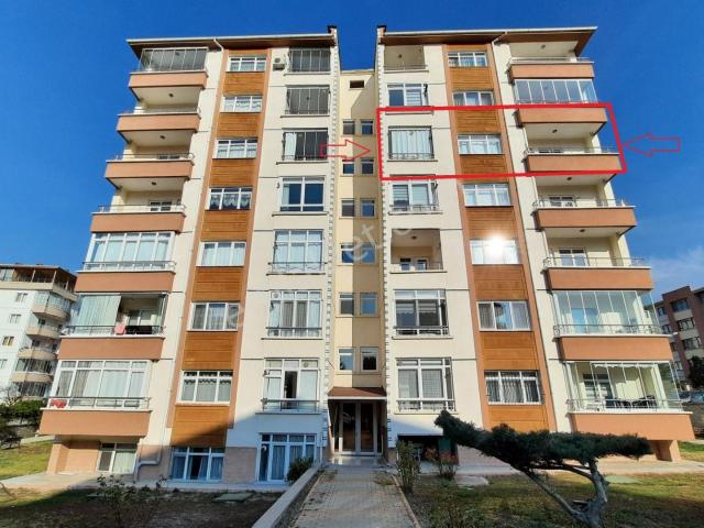 Akif'ten Topçu'da 3+1 Asansörlü Site İçi D/g Cephe Ara Kat Kiralık Daire